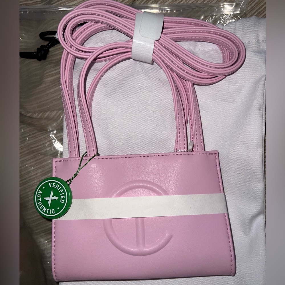 100% authentic! Brand new never opened. Bubblegum pink